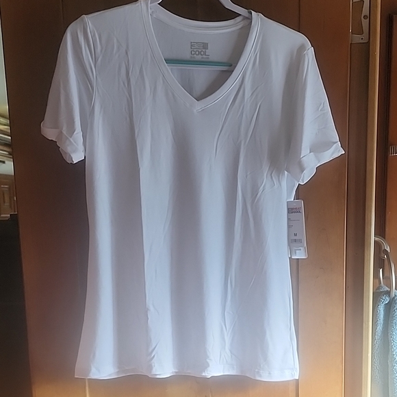 32 Degrees White V-Neck Tee Size M Short Sleeve Top - Picture 2 of 10